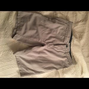 Men’s tan shorts